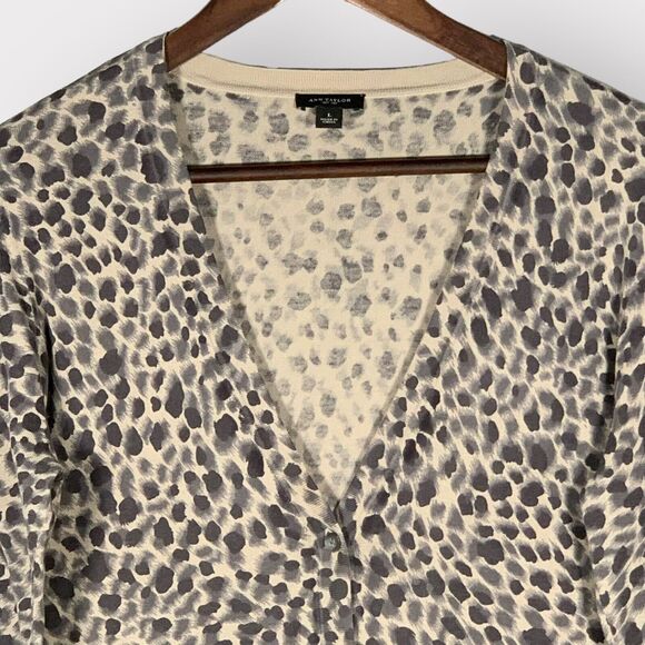 Ann Taylor Cardigan Women L Gray Animal Print Silk Cotton Blend Knit C66 - Picture 2 of 12